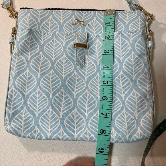 Scout Taylor light blue and white print crossbody bag - Picture 4 of 12